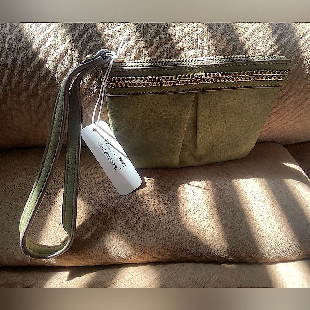 Wristlet Olive Green with Gold Accents — Charming Charlie - Picture 5 of 12